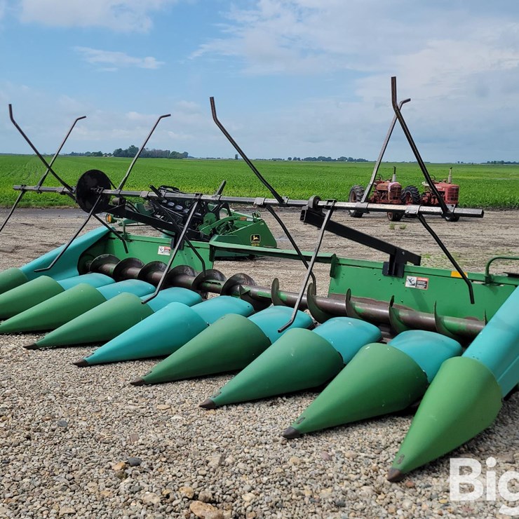 JOHN DEERE 893