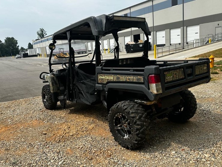 2021-john-deere-gator-image-11