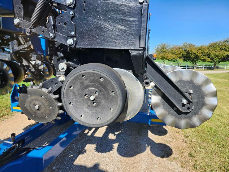 2019-kinze-3500-image-13