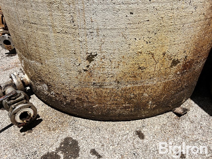 7,000-gallon-(approx.)-fiberglass-liquid-feed-storage-tank-image-9
