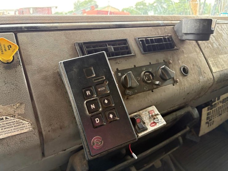 freightliner-fl70-image-22