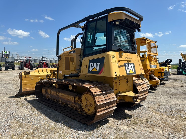 2017-caterpillar-d6k2-lgp-image-4