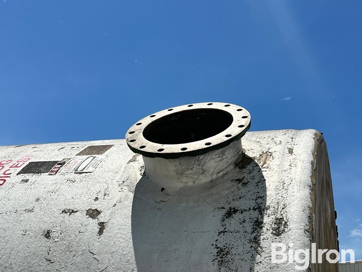 8,000-gallon-(approx.)-fiberglass-liquid-feed-storage-tank-image-17