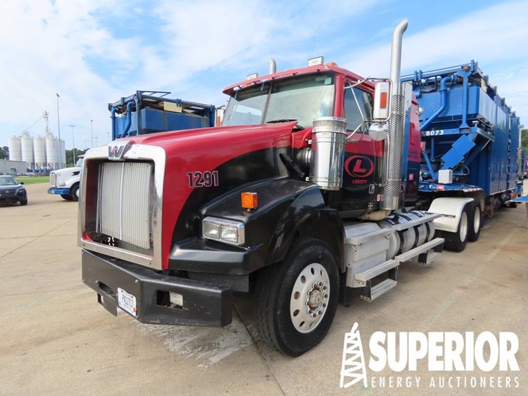 2013-western-star-4900-image-1