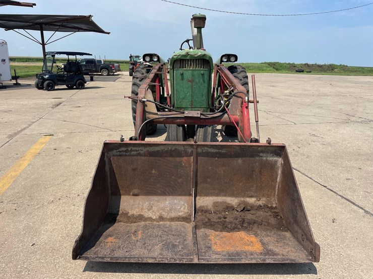 john-deere-3010-image-2