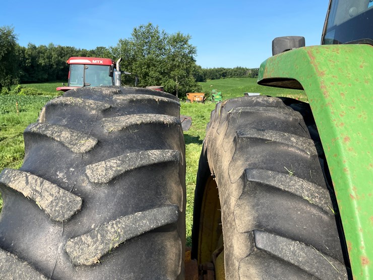 john-deere-8400-image-44