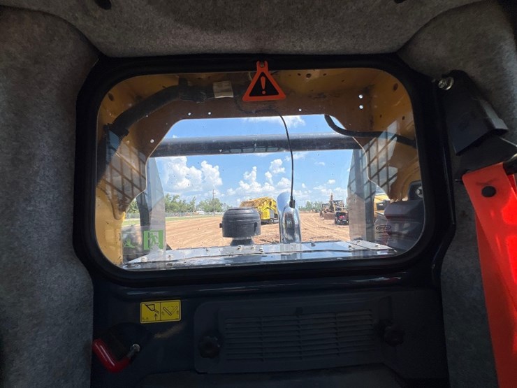 2023-deere-333g-image-34