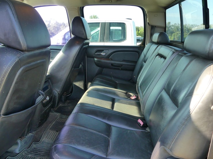 2007-chevrolet-3500-image-9