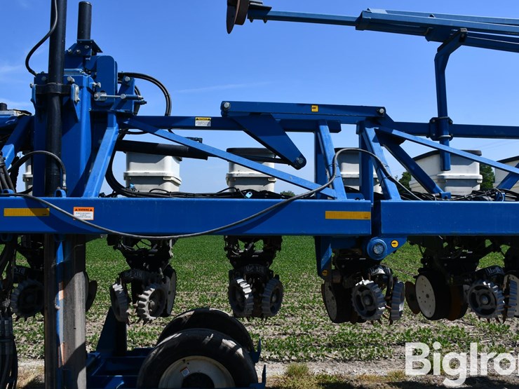 2007-kinze-3600-image-17