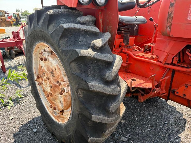 allis-chalmers-160-tractor-image-9