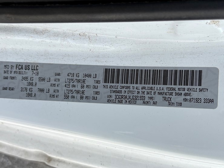 2018-dodge-3500-image-17