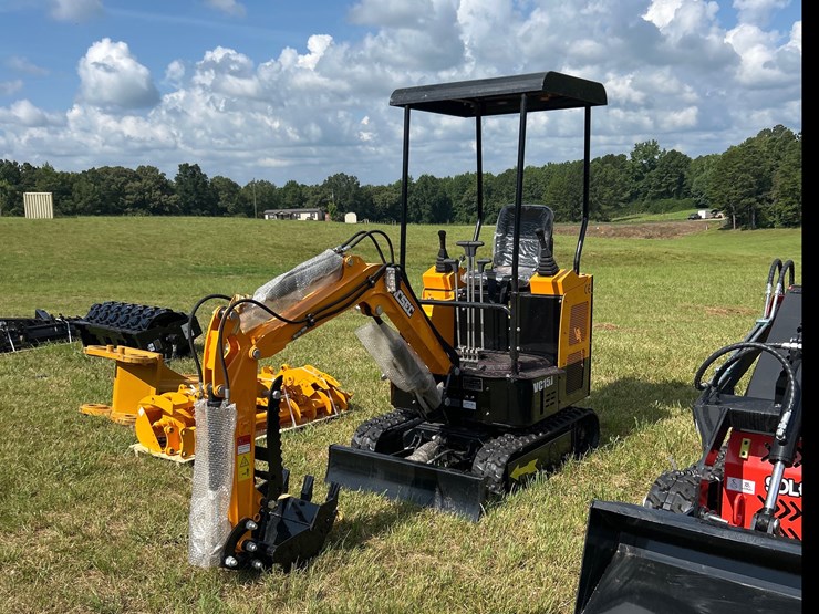 #145-•-vicsec-mini-excavator-image-1
