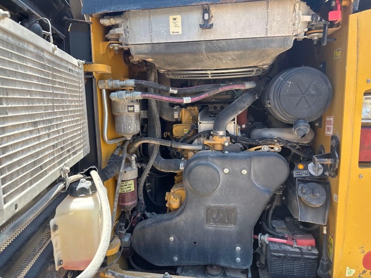 2018-caterpillar-299d2-image-19