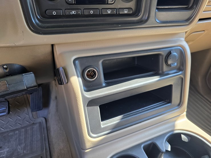 2003-chevrolet-2500-image-73