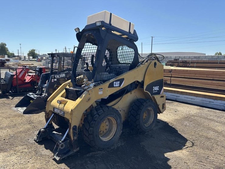 2009-caterpillar-246c-image-1