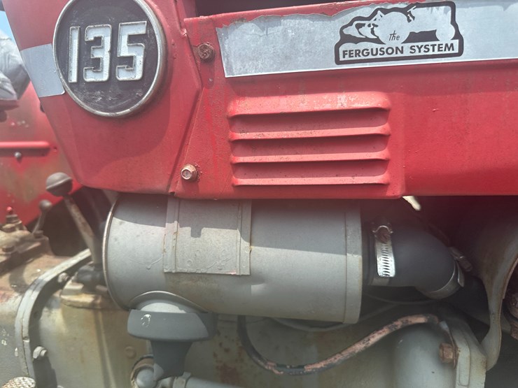 massey-ferguson-135-image-32