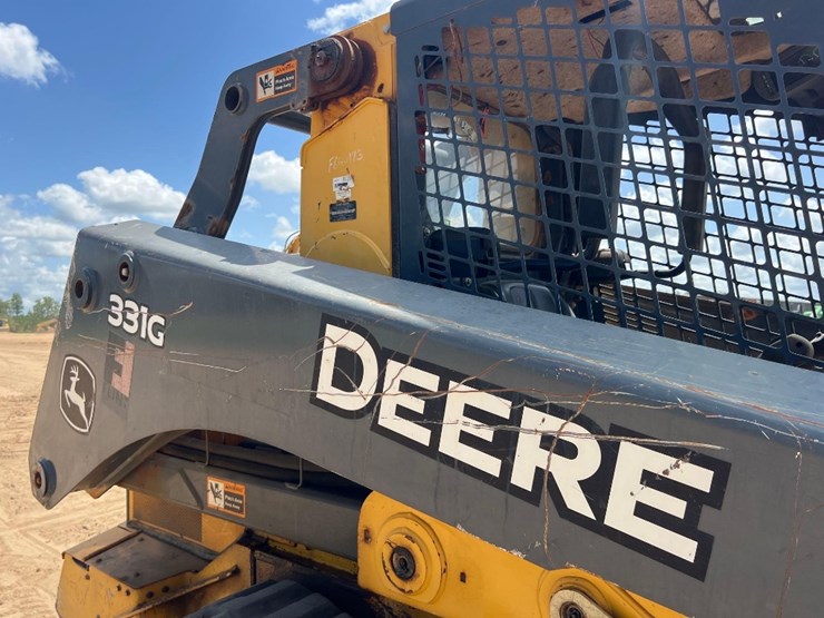 2019-deere-331g-image-24
