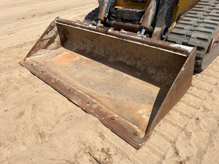2019-deere-331g-image-18