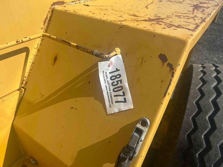 2010-caterpillar-cm1210106-rought-terrain-forklift-image-37