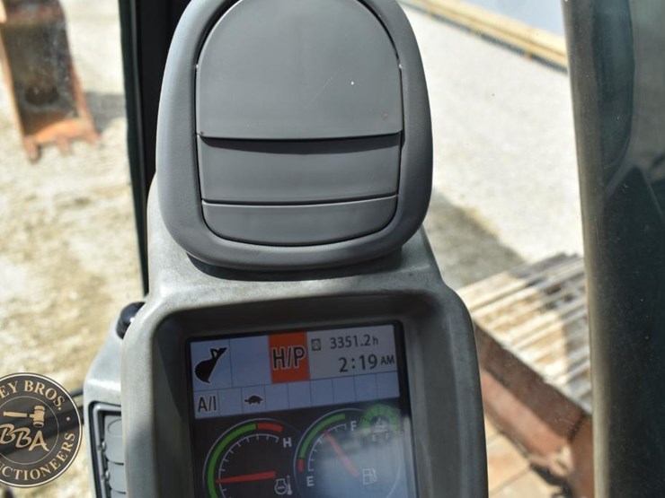 2018-deere-210g-lc-image-60