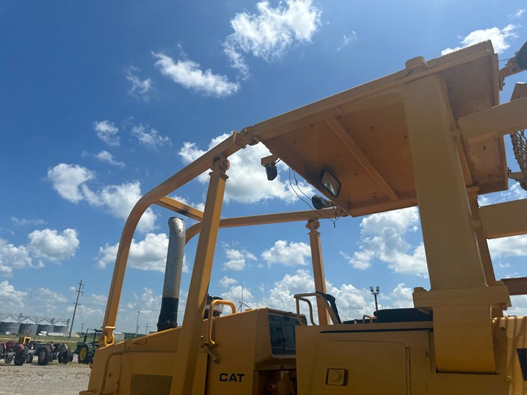 caterpillar-d4h-image-28