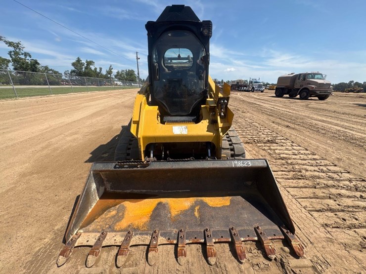 2017-caterpillar-299d2-xhp-image-3