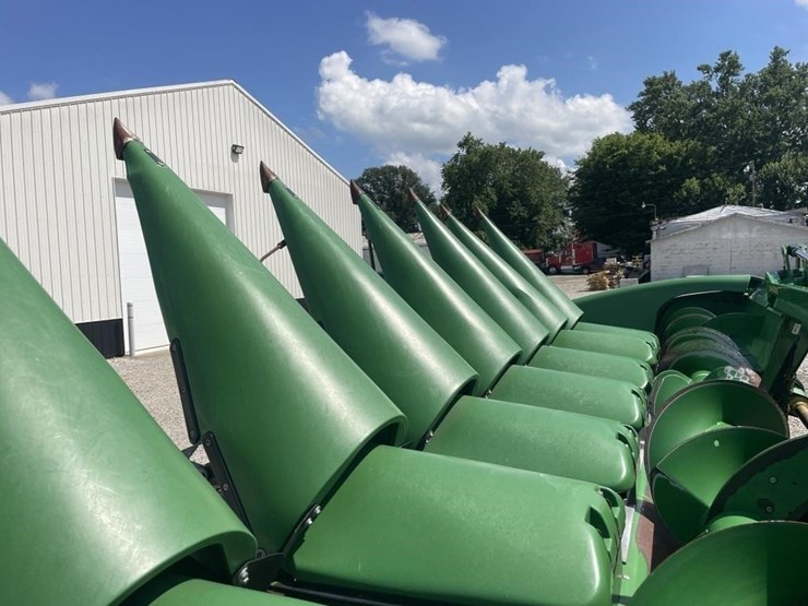 2017-john-deere-608fc-image-17