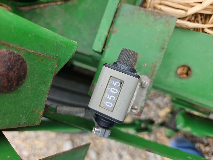 john-deere-338-image-21