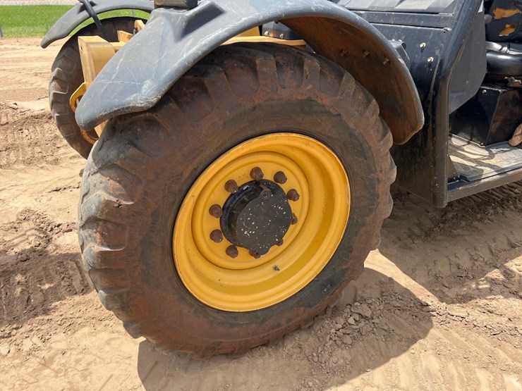 2016-caterpillar-tl642c-image-9