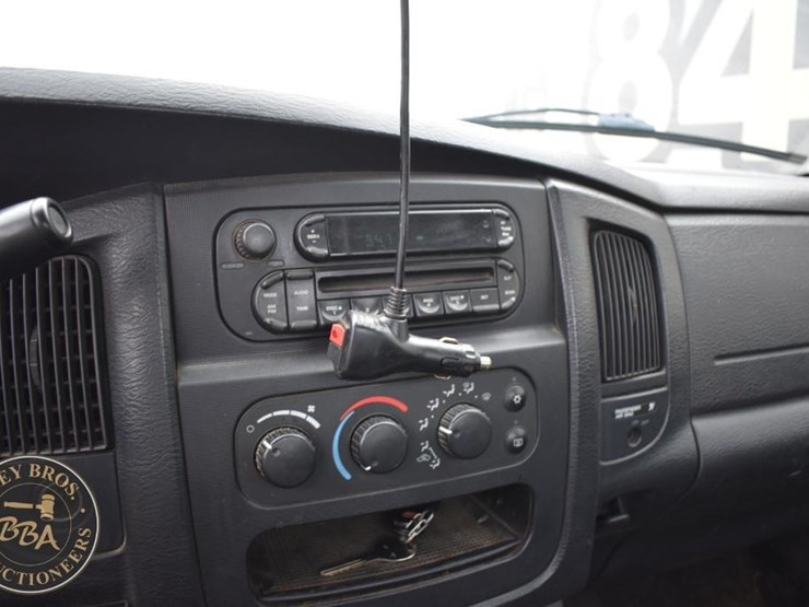 2005-dodge-2500-image-34