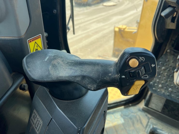 2019-caterpillar-d6-lgp-image-37