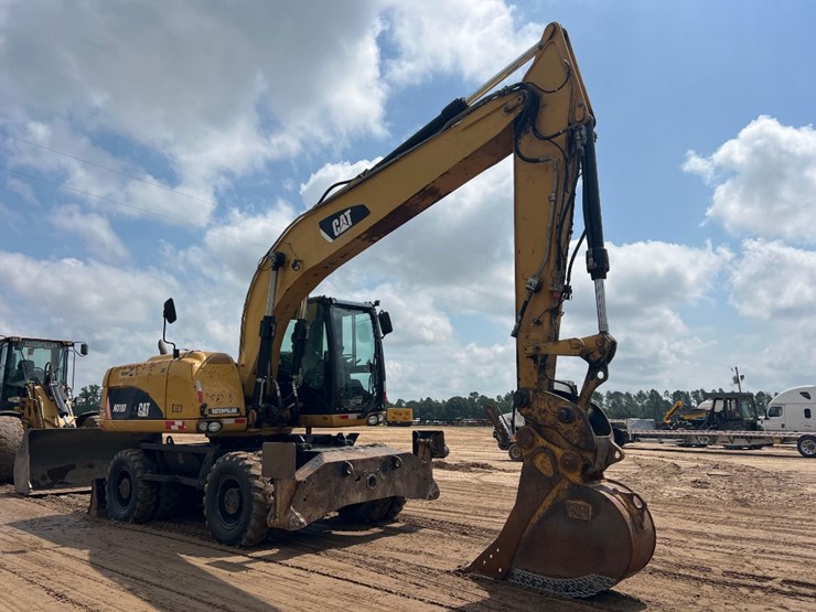 2011-caterpillar-m318d-image-6