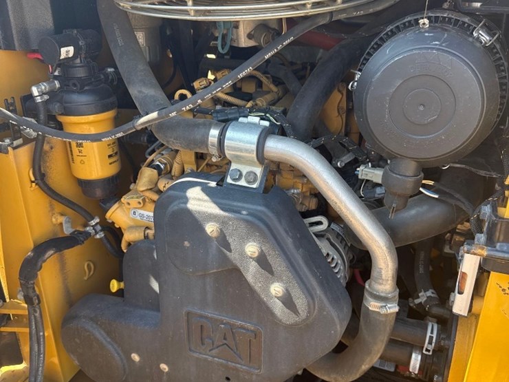 caterpillar-239d-image-13