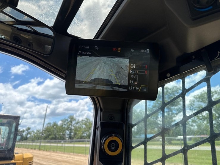 2024-caterpillar-255-skid-steer-image-32