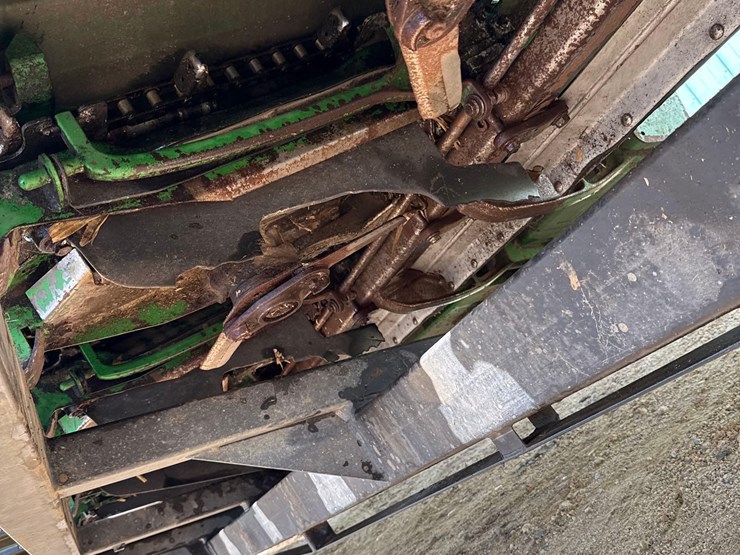 2012-john-deere-608c-image-30