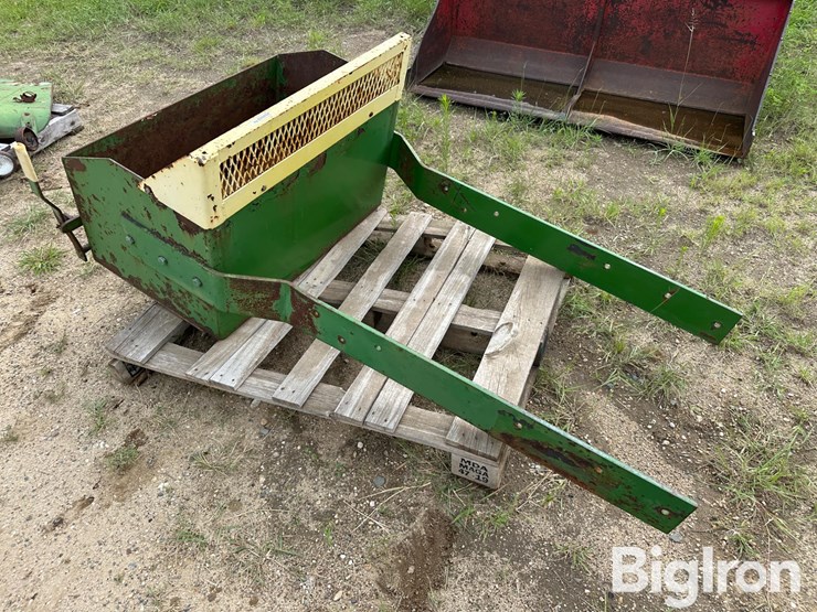 john-deere-large-frame-tractor-rock-box-image-7