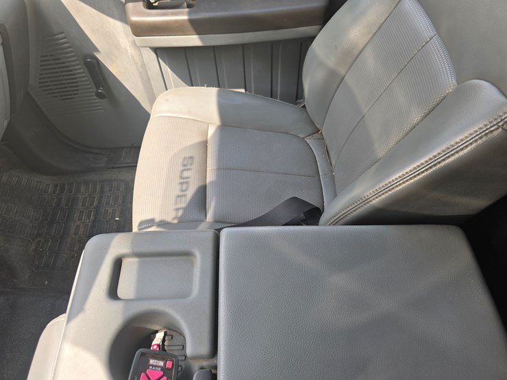2011-ford-f550-image-75