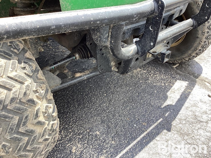 john-deere-gator-image-13