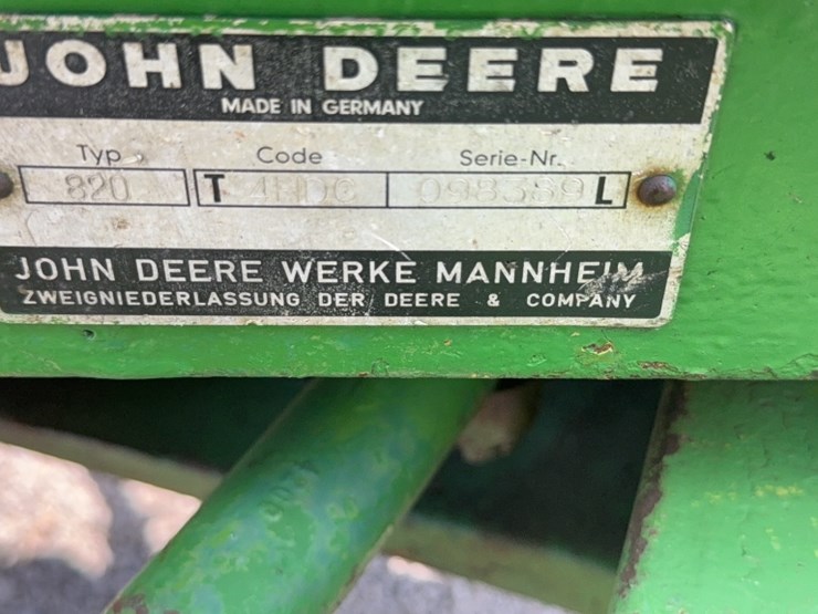 john-deere-820-image-7