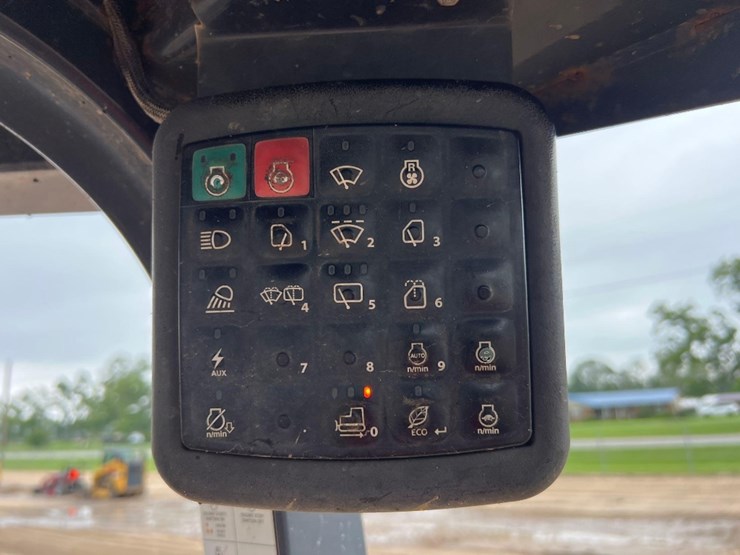2016-deere-700k-lgp-image-37
