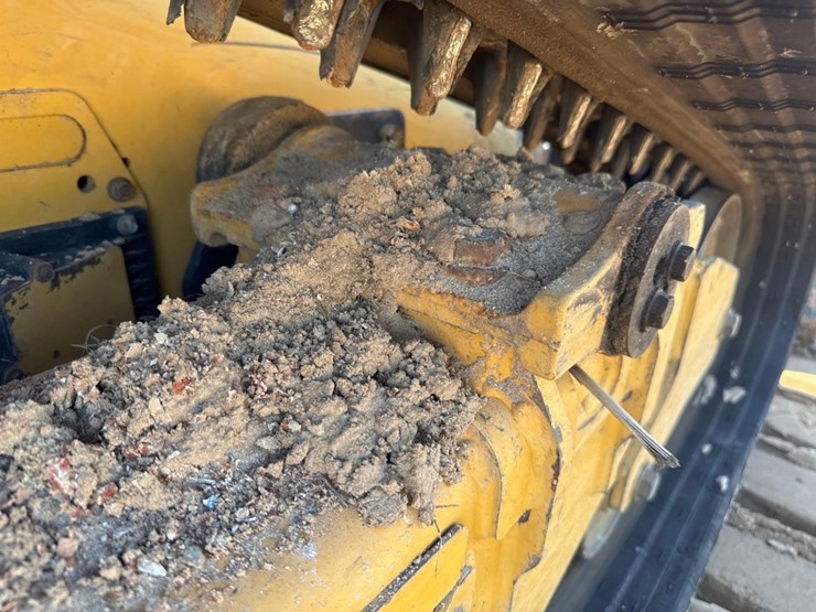 2022-caterpillar-259d3-image-15
