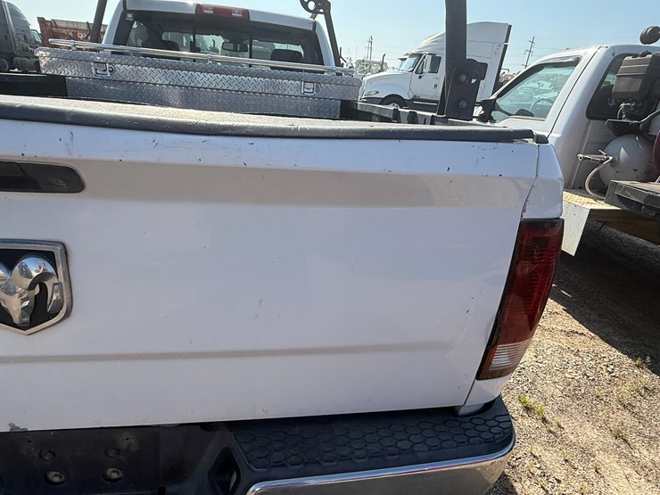 2015-dodge-ram-1500-image-12