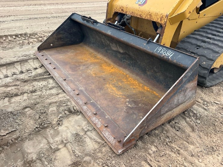 2023-caterpillar-299d3-image-9