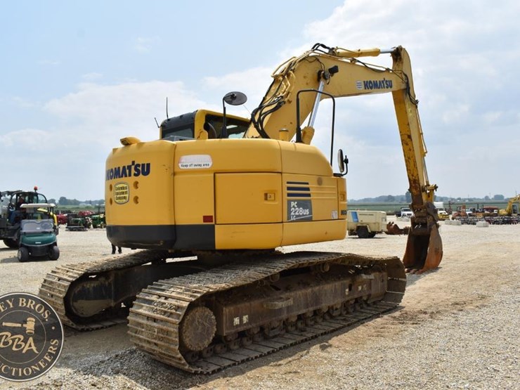 2012-komatsu-pc228us-lc-8-image-27