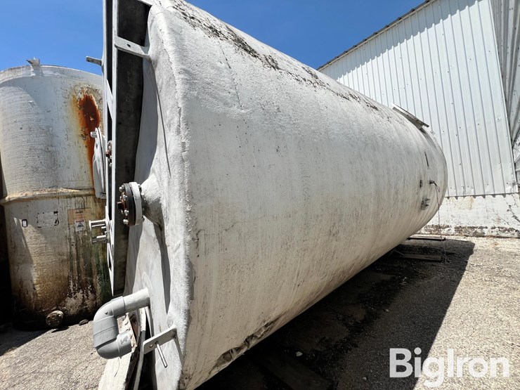 8,000-gallon-(approx.)-fiberglass-liquid-feed-storage-tank-image-8