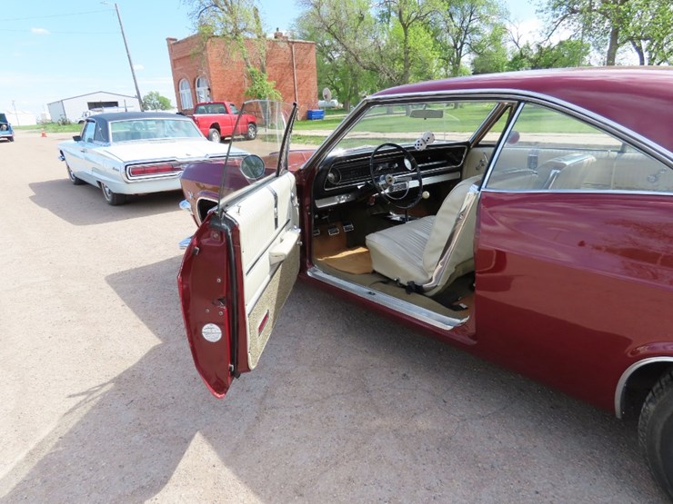 1965-chevrolet-impala-ss-image-22