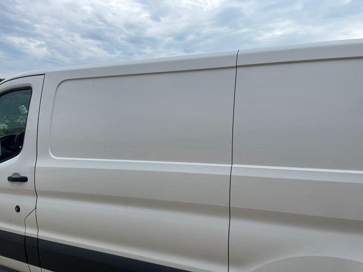 2015-ford-transit-image-34