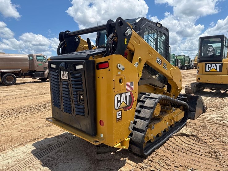 2024-caterpillar-255-skid-steer-image-6