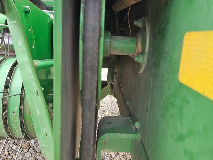 john-deere-338-image-15