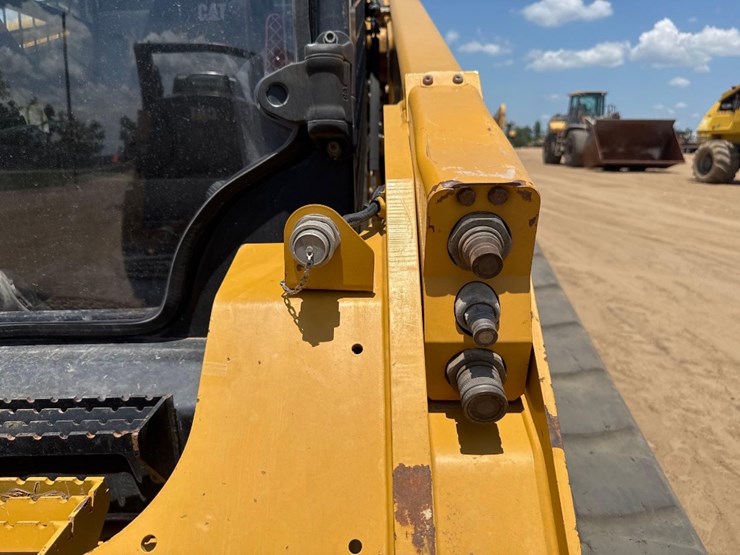 2018-caterpillar-299d2-image-23